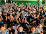 Prefeitura entrega 1.500 ovos de Páscoa aos alunos da rede municipal